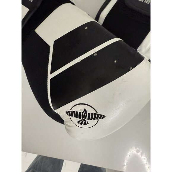 Hayabusa S4 Boxing Gloves Size S Ships Fast - Picture 3 of 9